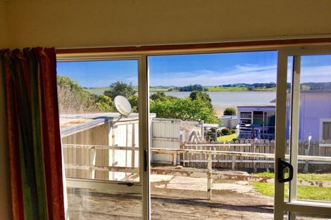 Photo of property in 6 Oxford Street, Whakapirau, Maungaturoto, 0583