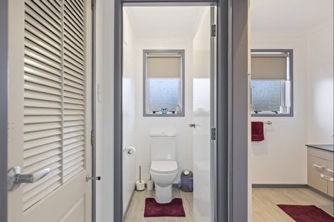 Photo of property in 27 Glamis Avenue, Bell Block, New Plymouth, 4312