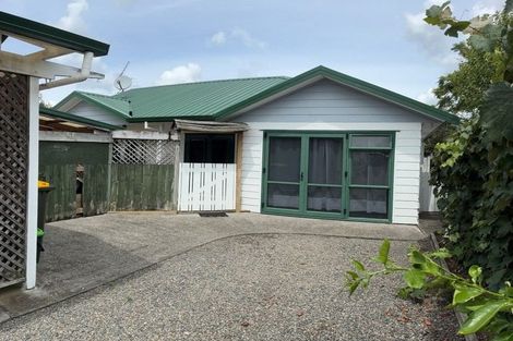 Photo of property in 24 Mcinnes Road, Weymouth, Auckland, 2103