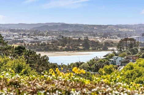 Photo of property in 2/208 Rangatira Road, Beach Haven, Auckland, 0626