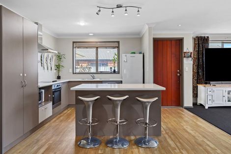 Photo of property in 27 Golden Sands Drive, Papamoa Beach, Papamoa, 3118