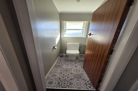 Photo of property in 52 Karaka Crescent, Levin, 5510