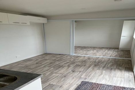 Photo of property in 46 Newington Road, Henderson, Auckland, 0612
