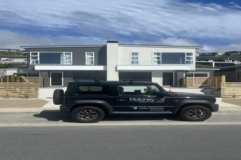 Photo of property in 21 Waitaria Terrace, Aotea, Porirua, 5024