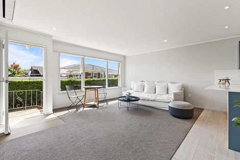 Photo of property in 2/5 Otakau Road, Milford, Auckland, 0620