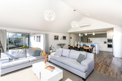 Photo of property in 2a Portland Drive, Highlands Park, New Plymouth, 4312