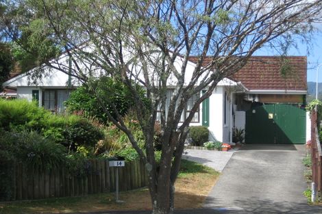 Photo of property in 14 Omaha Grove, Totara Park, Upper Hutt, 5018