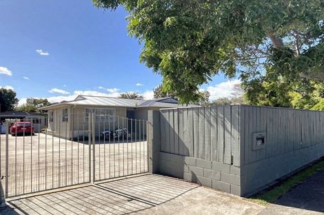 Photo of property in 35 Maxwells Line, Awapuni, Palmerston North, 4412