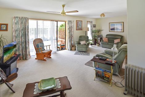 Photo of property in 10 Benmore Place, Omarama, 9412