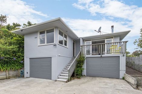 Photo of property in 6 Westleigh Way, Newlands, Wellington, 6037