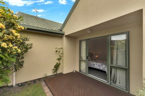 Photo of property in 9/90 Hawke Street, New Brighton, Christchurch, 8083
