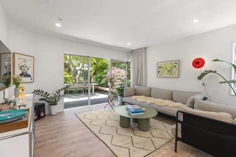 Photo of property in 1/9 Alma Road, Milford, Auckland, 0620