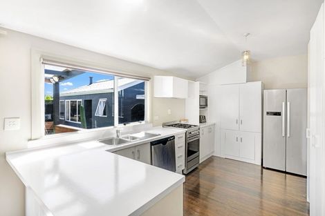 Photo of property in 62 Northcote Road, Northcote, Christchurch, 8052