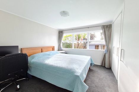 Photo of property in 2/11 Seaview Avenue, Northcote, Auckland, 0627