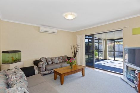 Photo of property in 34 Mcleod Place, Papamoa Beach, Papamoa, 3118