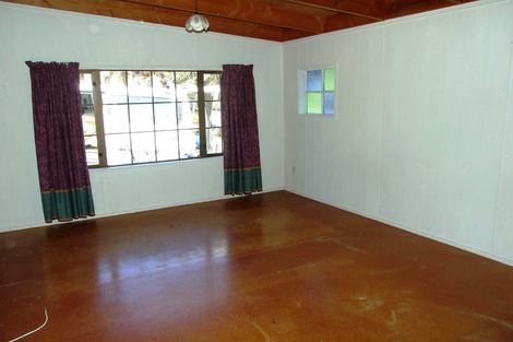 Photo of property in 17 Harbour View Road, Leigh, 0985