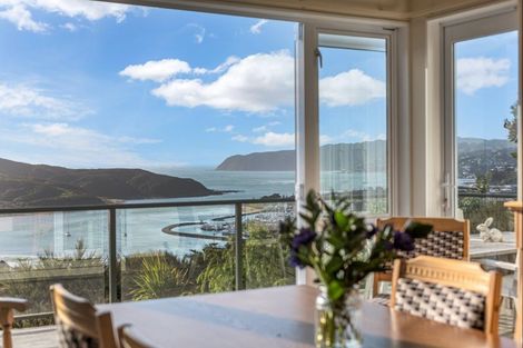 Photo of property in 22a Kahu Road, Paremata, Porirua, 5024