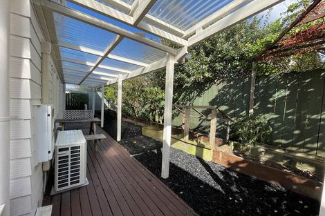 Photo of property in 10 Granville Drive, Massey, Auckland, 0614