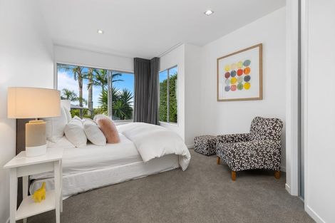 Photo of property in 2 Taumata Road, Castor Bay, Auckland, 0620