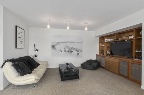 Photo of property in 14 Lansdowne Street, Bayswater, Auckland, 0622