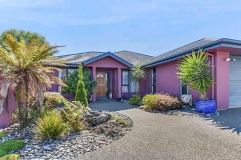 Photo of property in 18 Monaco View, Stoke, Nelson, 7011