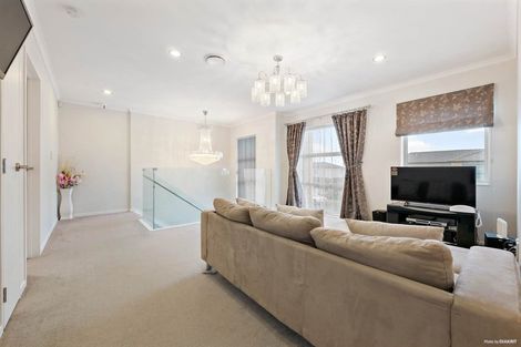 Photo of property in 1 Sunshine Lane, Flat Bush, Auckland, 2019