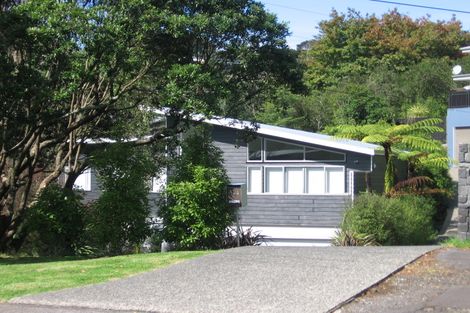 Photo of property in 50a Derwent Crescent, Titirangi, Auckland, 0604