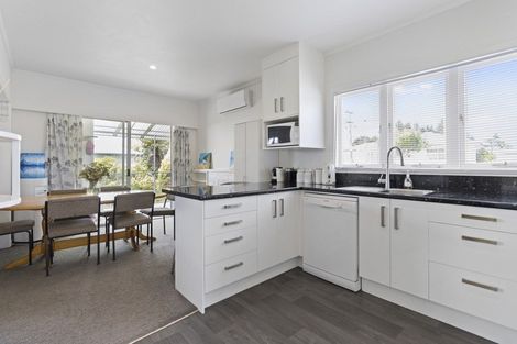 Photo of property in 68 Storey Avenue, Forest Lake, Hamilton, 3200