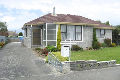 Photo of property in 15 Tuckers Road, Redwood, Christchurch, 8051