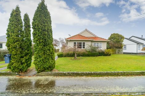 Photo of property in 4 Savage Crescent, West End, Palmerston North, 4412