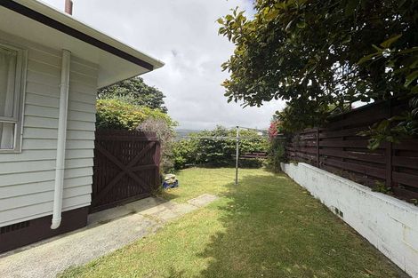 Photo of property in 1 Bishops Glen, Tawa, Wellington, 5028