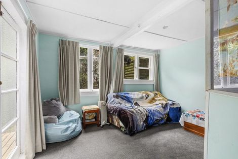 Photo of property in 35 Airlie Road, Plimmerton, Porirua, 5026