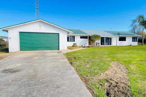 Photo of property in 17 Solveig Place, Randwick Park, Auckland, 2105
