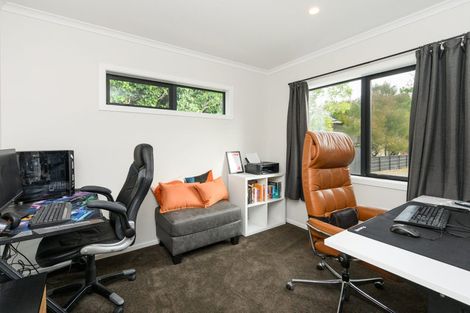 Photo of property in 12a Norwich Place, Awapuni, Palmerston North, 4412