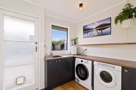 Photo of property in 16 Browning Crescent, Owhata, Rotorua, 3010