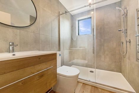 Photo of property in 19c Pavola Grove, Glenfield, Auckland, 0629