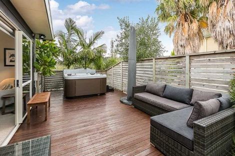 Photo of property in 7 Redfern Lane, Glenfield, Auckland, 0629