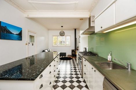 Photo of property in 292 Ruahine Street, Terrace End, Palmerston North, 4410