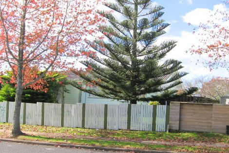 Photo of property in 55 Sikkim Crescent, Clover Park, Auckland, 2019