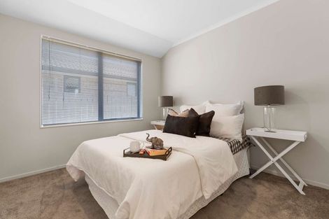 Photo of property in 16 Ripple Grove, Waiuku, 2123