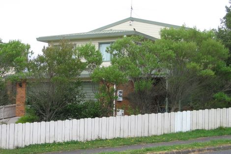 Photo of property in 2/53 Stanley Road, Glenfield, Auckland, 0629