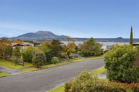 Photo of property in 19 Reeves Road, Acacia Bay, Taupo, 3330