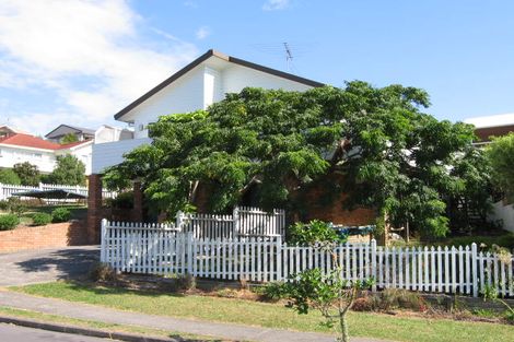 Photo of property in 1 Emlyn Place, Torbay, Auckland, 0630