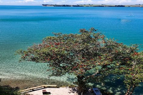 Photo of property in 254 Wade River Road, Wade Heads, Whangaparaoa, 0932
