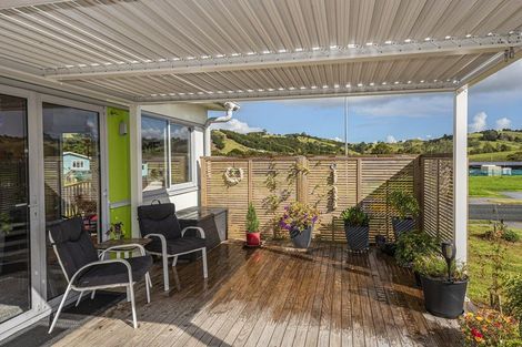 Photo of property in 1 Manaaki Circle, Paparoa, 0571