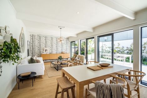 Photo of property in 1/246 Lake Road, Hauraki, Auckland, 0622