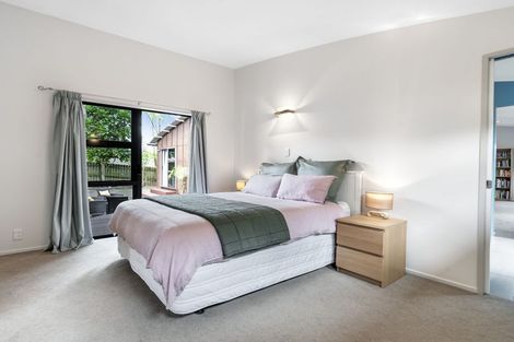 Photo of property in 9 Ginders Drive, Massey, Auckland, 0614