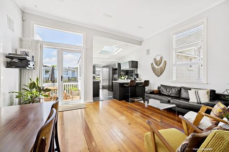 Photo of property in 30 Liffey Street, Island Bay, Wellington, 6023
