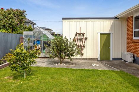 Photo of property in 9 Waimea Street, Westown, New Plymouth, 4310