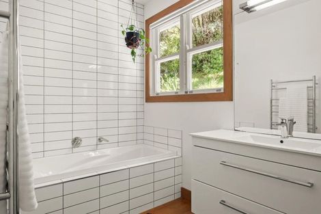 Photo of property in 60 Douglas Street, Okitu, Gisborne, 4010